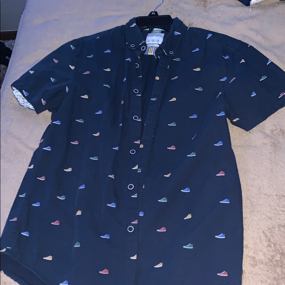 Men’s Small Button Up Shirt